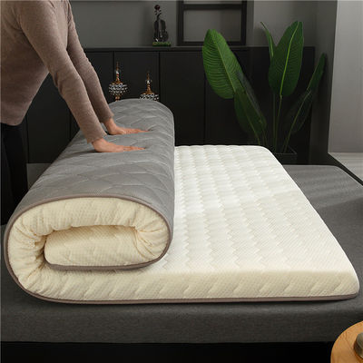 Matraque sur mesure avec mousse de mémoire en gel pour un sommeil tranquille et confortable