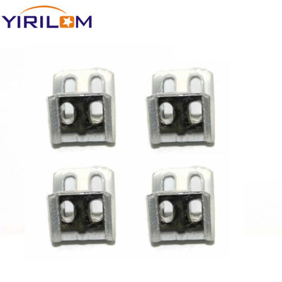 Bon prix Clip à ressort à 4 trous, recouvert à moitié de plastique, avec revêtement en zinc pour accrocher fermement les ressorts de canapé en forme de serpent en ligne